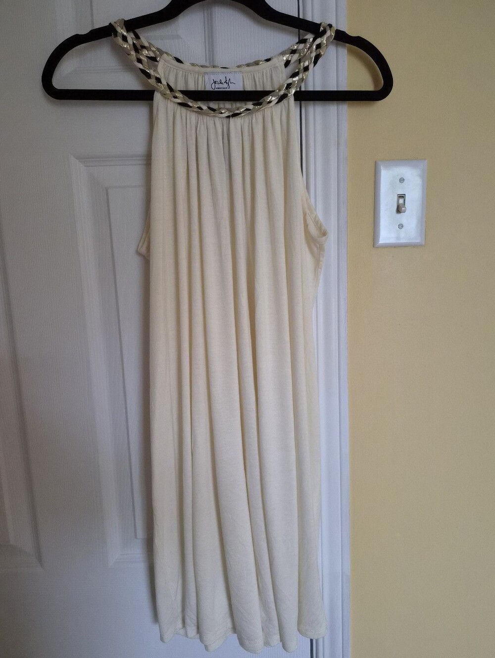 ⛱️Jordan Taylor Ivory Halter-style Tunic with Braided Metallic Neckline